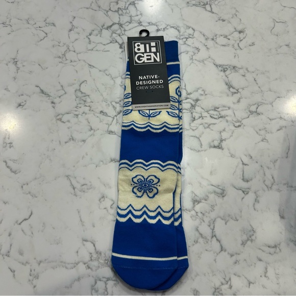 NWT Eighth Generation Blue & Cream Crew Socks - Picture 1 of 4